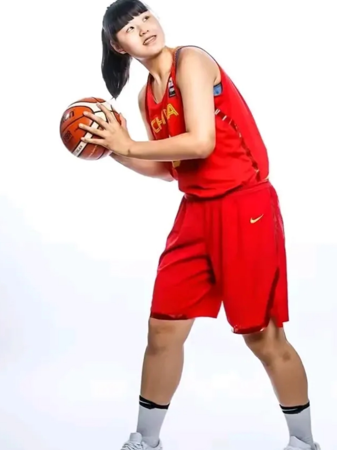 中国女篮官宣亚洲杯名单:韩旭张子宇领衔的简单介绍